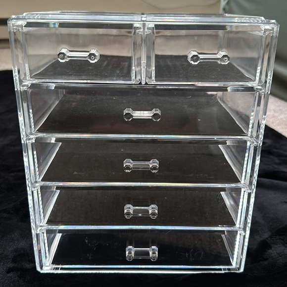 Clear Storage Case - Picture 2 of 4